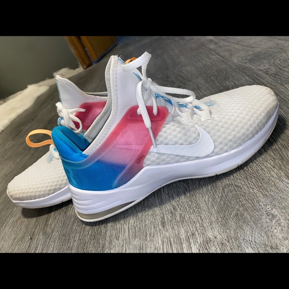 Nike Shoes - Women’s Nike Air